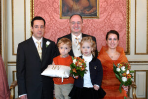 Casament al Saló de Cent; Miquel Huguet i Vilella (1956); Ramon Cuadros i Boldú (1961); Laia Gener i Huguet (1987); Àlex Peris i Vilella (2003); Maria Vilella i Ferrer (2003)