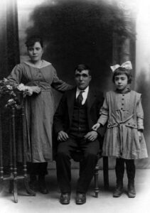 Gent d'Alforja; Joan Simó i Artells (1872-1962); Isabel Simó i Anguera (1902-1971); Maria Simó i Anguera (1909-1999)
