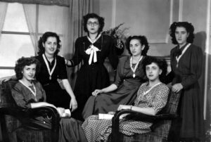 Gent d'Alforja (majorales); Teresa Vilella i Àvila (1929-2017); Antonieta Buselli i Rius (1927-2008); Paquita Simó i Àvila (1924-2009); Núria Fusté i Tost (1930-2019); Joana / Juanita Assens i Huguet (1927-1994)