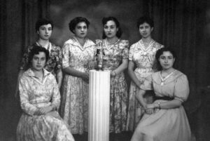 Gent d'Alforja (majorales); Majorales; Josefina Àvila i Mariner (1933-2015); Fina Cabrer i Juncosa (1936-2019); Filo Àvila i Salvat (1935); Ma. Rosa Puig; Pilar Aguiló i Simó (1935); Roser Fuster i Tost (1935)